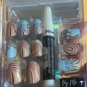 Pretty Woman Faux Nails Tan & Baby Blue w nail glue